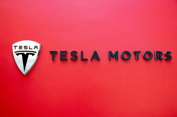 В Европе открывается выпуск электромобиля Tesla